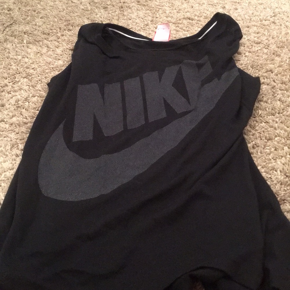 Nike long sleeved tee